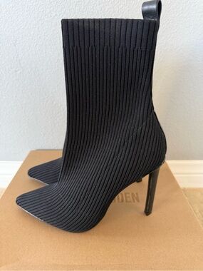 Steve Madden Women's Discreet Mid Calf Boot, Black, 6 New